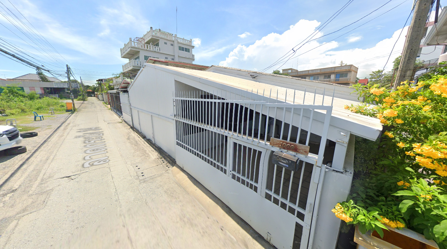 ขายบ้านกรุงเทพฯ เขตลาดกระบัง บ้านพร้อมที่ดิน ทำเลงาม พร้อมเข้าอยู่ได้ทันที