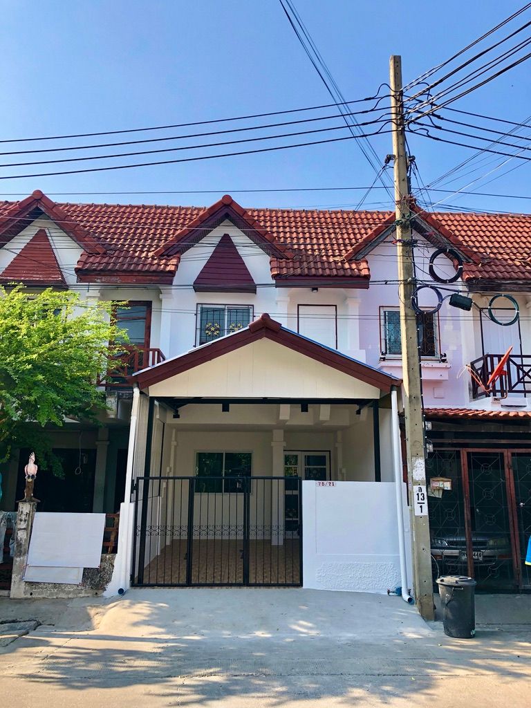 ขายทาวน์เฮ้าส์นนทบุรี อำเภอบางบัวทอง หมู่บ้านนครทองปาร์ควิว 3 ถนนเมน 