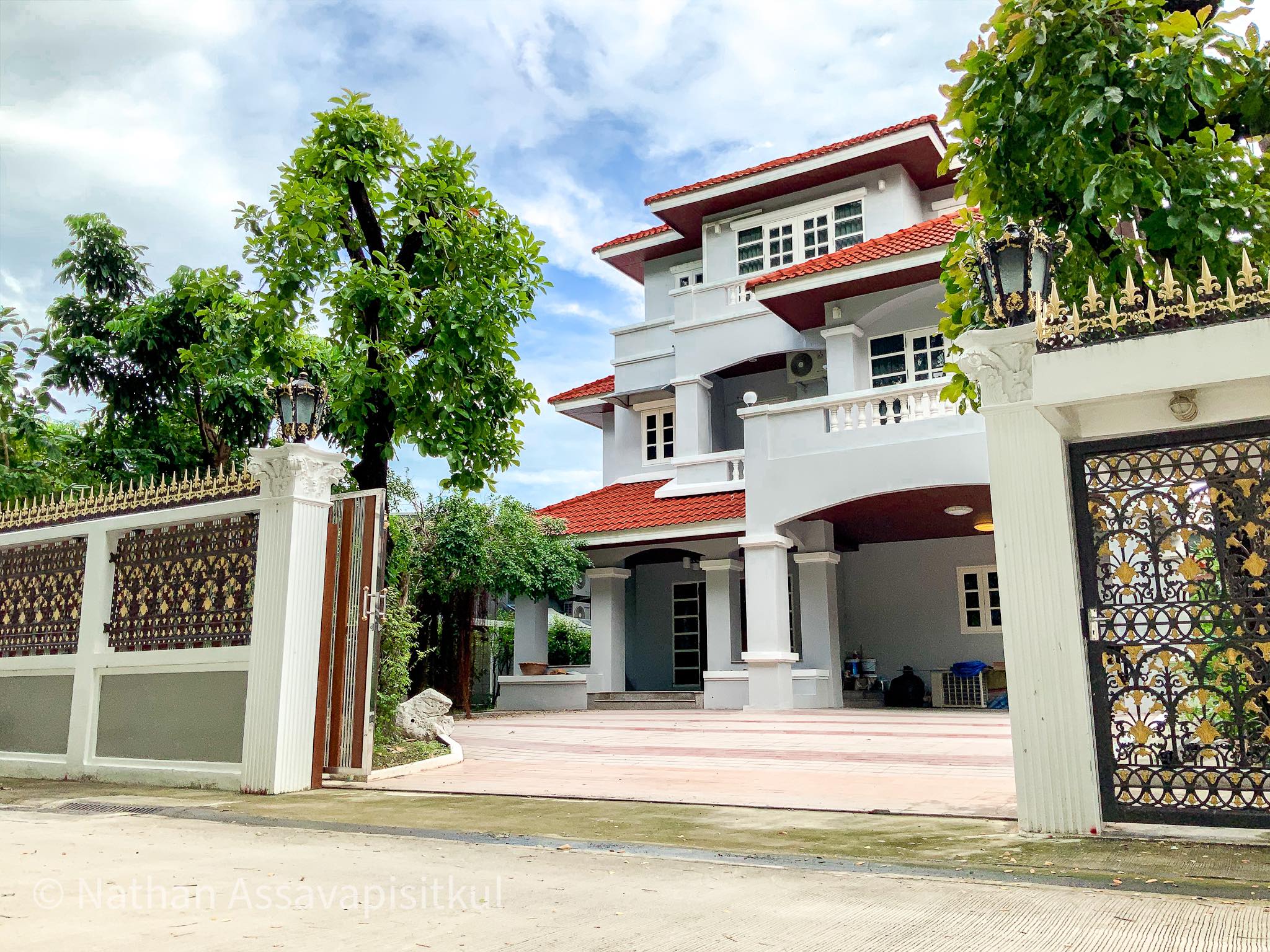 บ้านทำเลทอง หลังหรู กทม  0-1-30