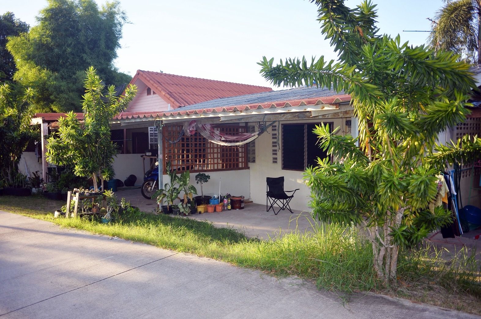 ขายที่ดิน พร้อมบ้านเช่า 7 หลัง