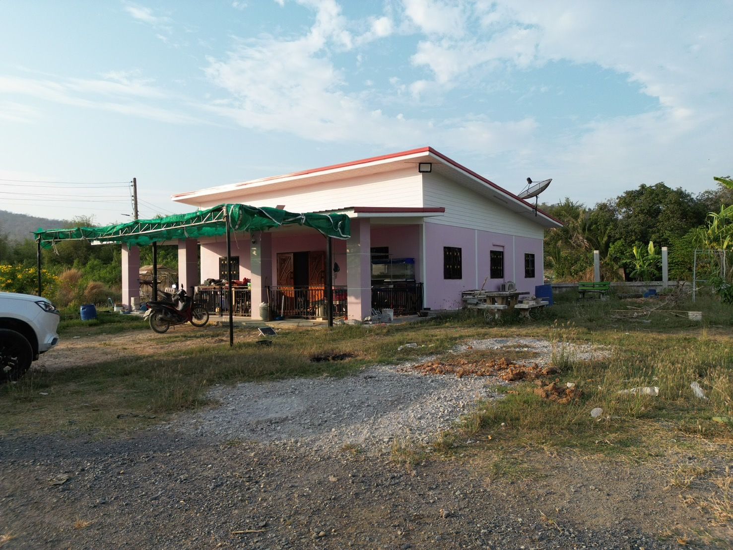 ขายที่ดินสระบุรี ที่ดินพร้อมบ้านและโกดัง ใกล้โรงพยาบาลวิหารแดง หนองแค สระบุรี 3-0-0 ไร่.