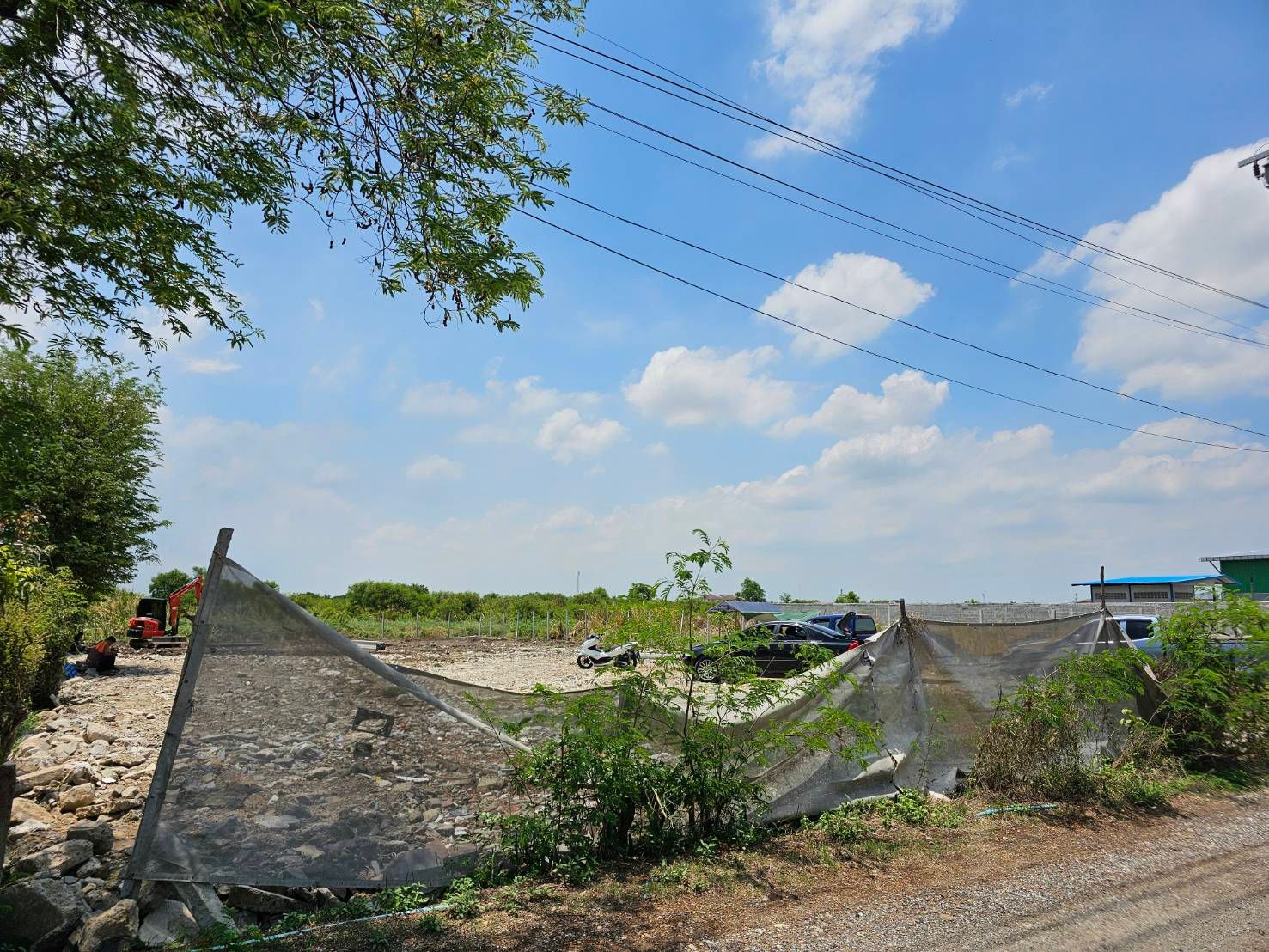 ขายที่ดินกรุงเทพฯ ที่ดินเปล่าแปลงสวย ถมแล้ว สาธารณูปโภคเข้าถึงครบ แหล่งอำนวยความสะดวกรอบด้าน ลาดกระบัง กรุงเทพฯ 0-3-69 ไร่.