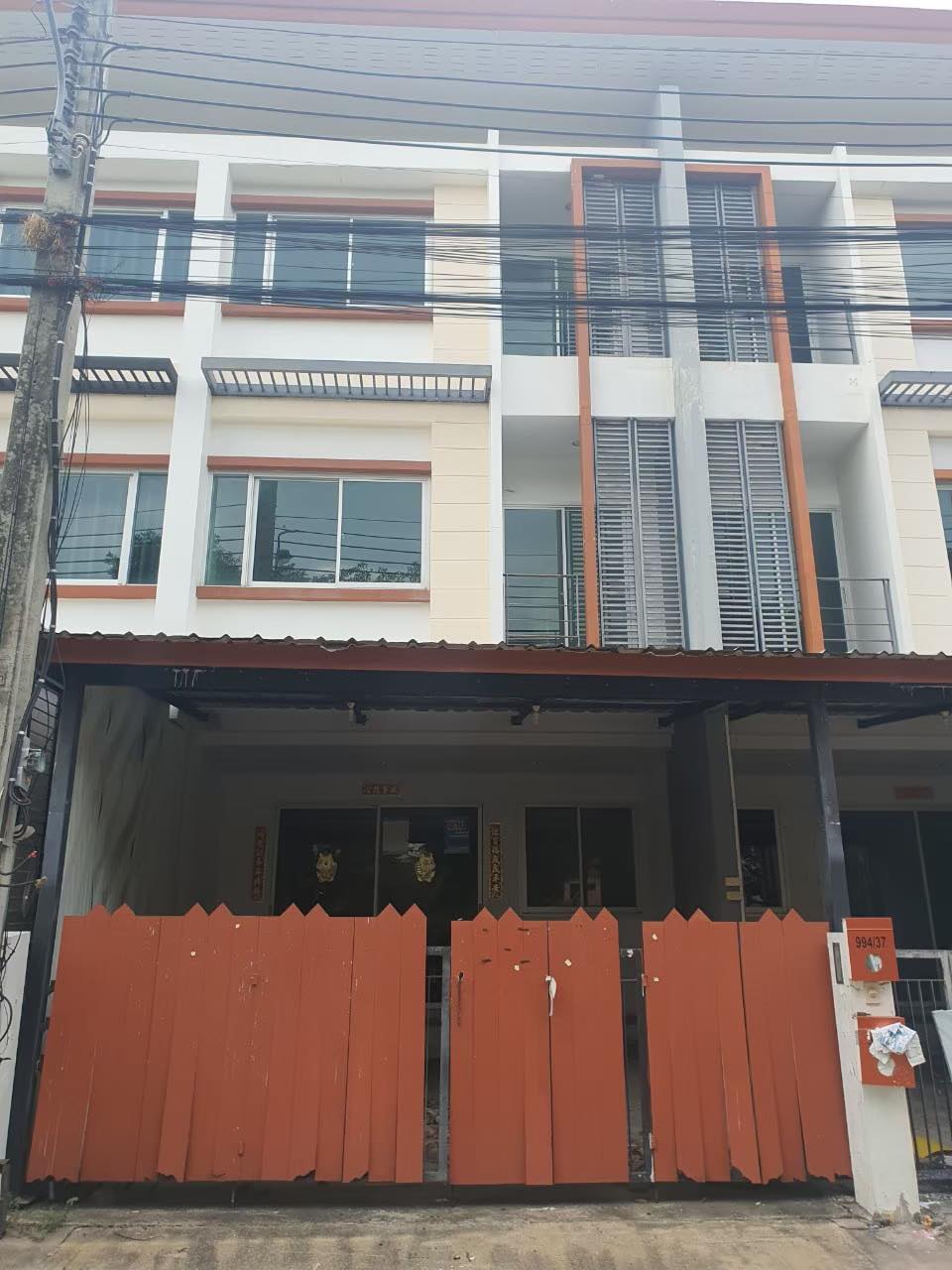 อาคารพาณิยช์ 3 ชั้น เขต ลาดกระบัง กรุงเทพมหานคร