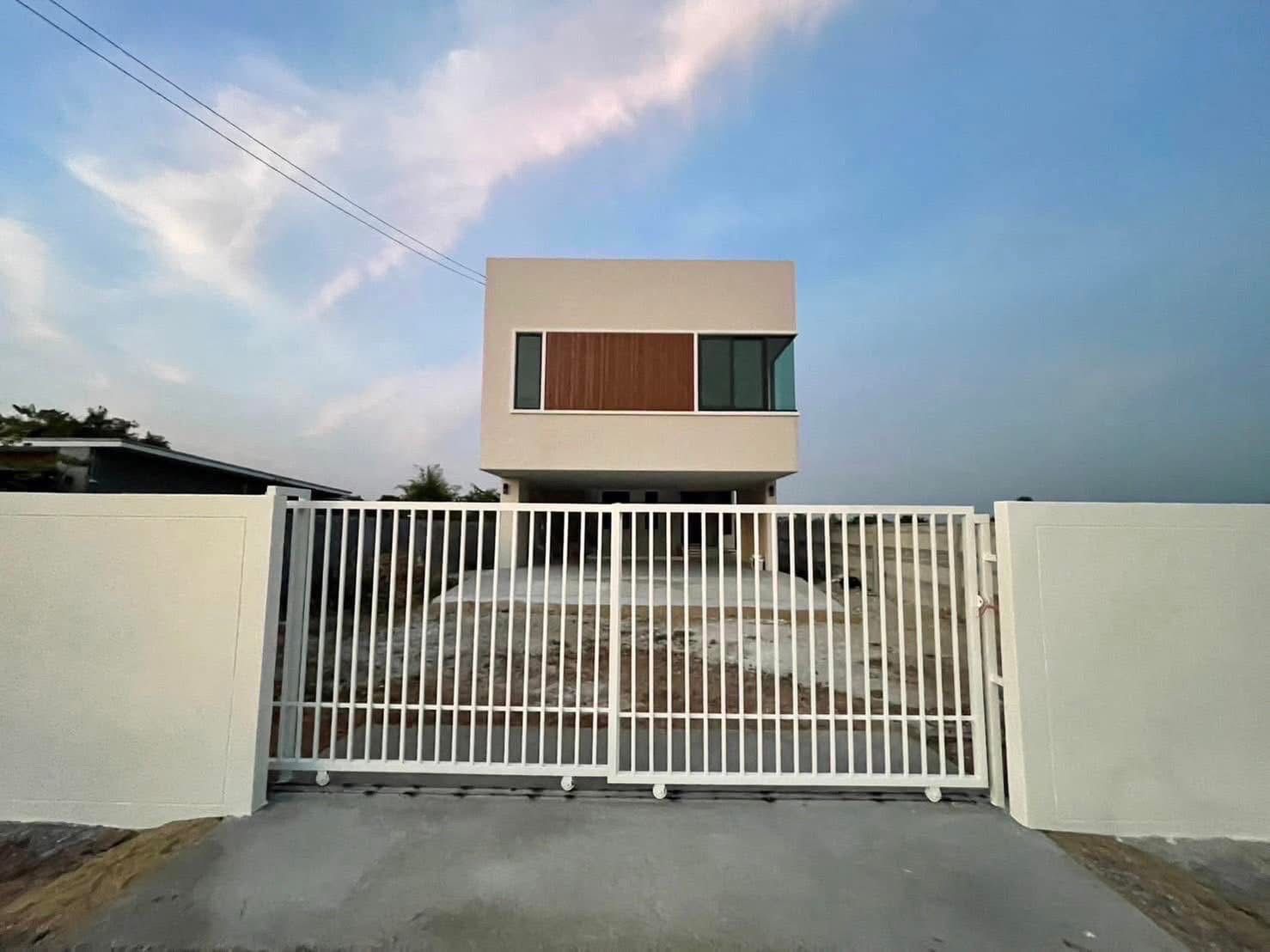 บ้านพร้อมที่ดินราคาถูก สวยพร้อมเข้าอยู่ ต.หนองขาว อ.ท่าม่วง จ.กาญจนบุรี 