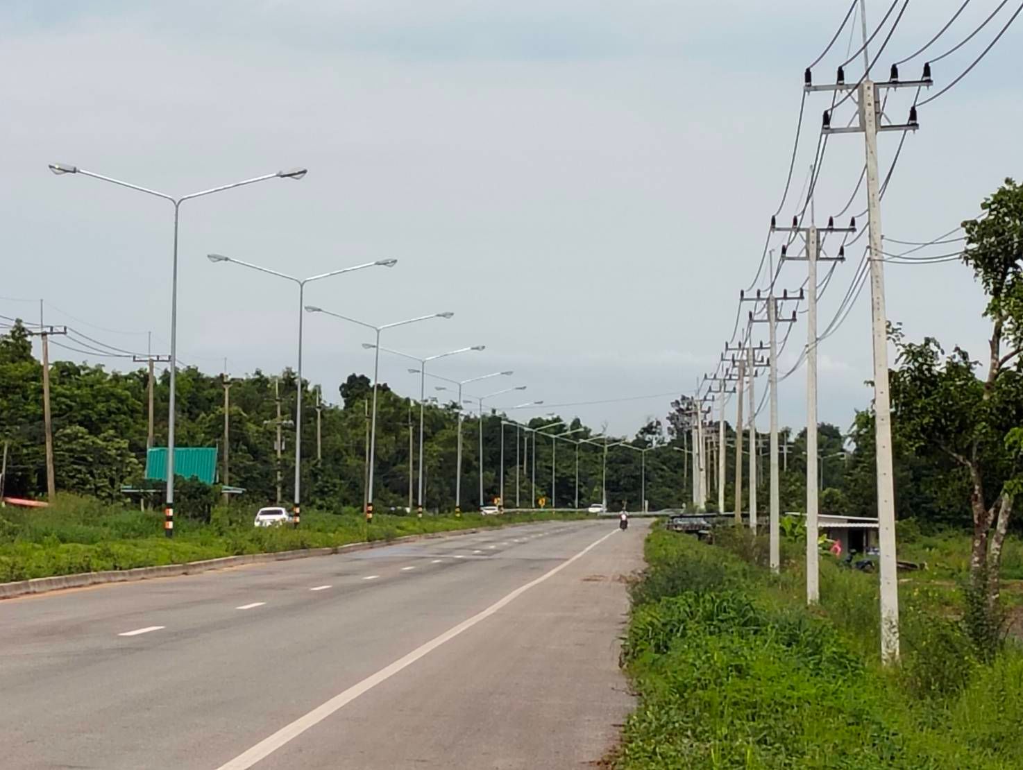 ขายที่ดินปราจีนบุรี อำเภอบ้านสร้าง ที่ดินแปลงสวย ติดถนนสาธารณะ 