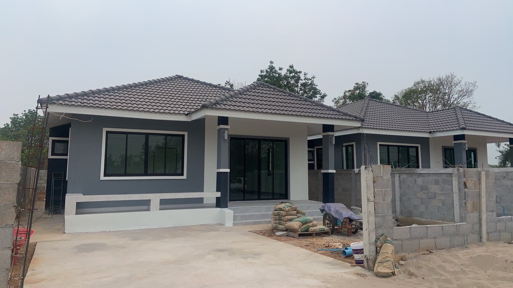 โครงการบ้านลดาวัลย์น้ำพอง 2 หลังสุดท้าย