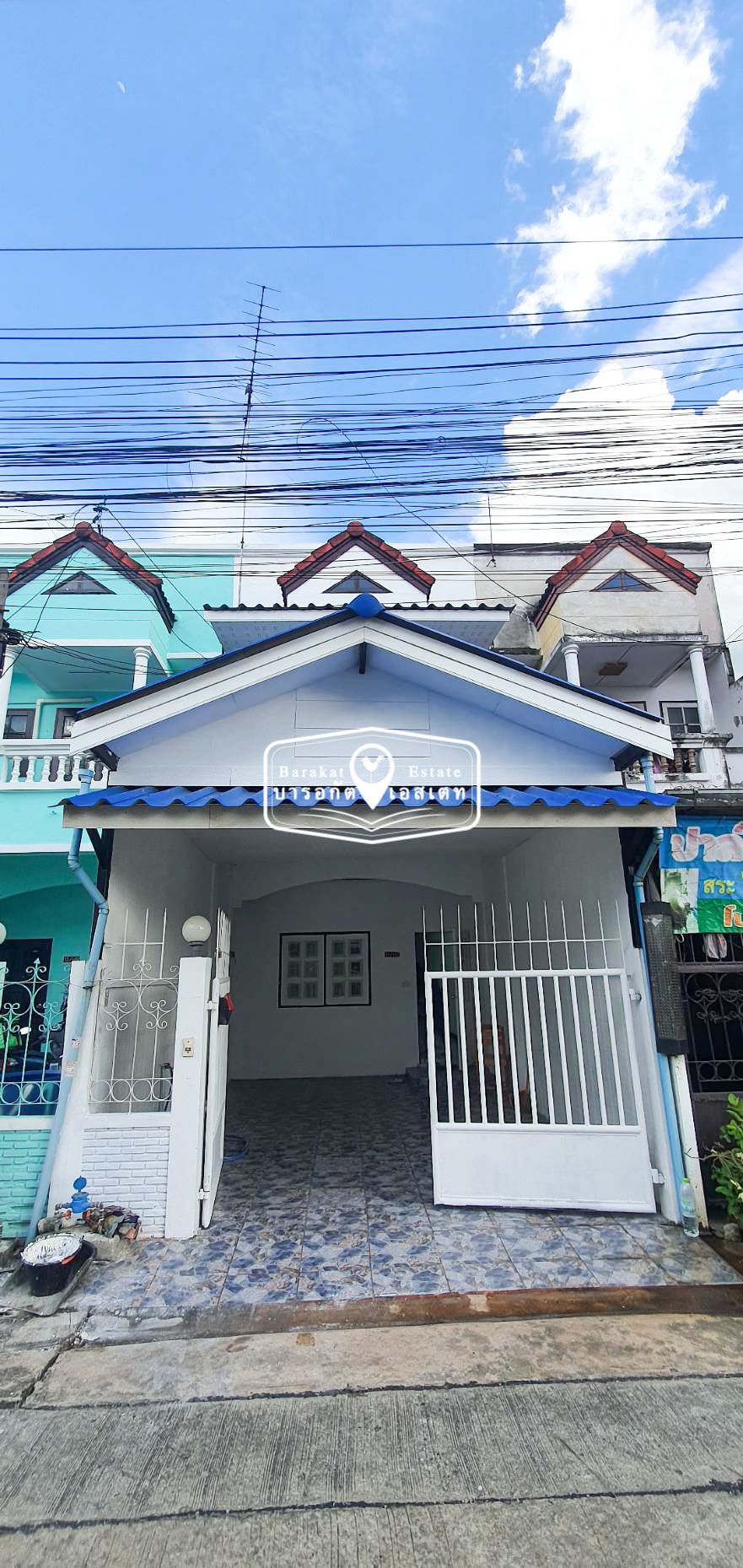 สำหรับใครที่กำลังมองหา ที่ๆสามารถเป็นทั้งที่ทำมาหากิน และอยู่อาศัยได้ในตัว ทาวน์เฮ้าส์ ทำเลดีๆเข้าซอยเพียง 10 เมตรเท่านั้น