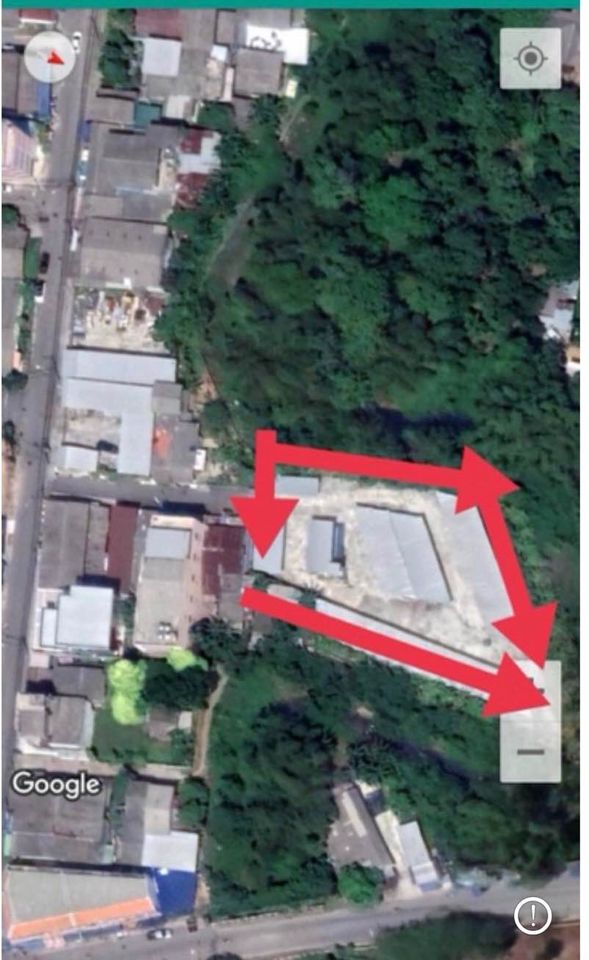 ที่ดิน พร้อมลานจอดรับฝากรถ มีบ้าน 1 หลัง 
