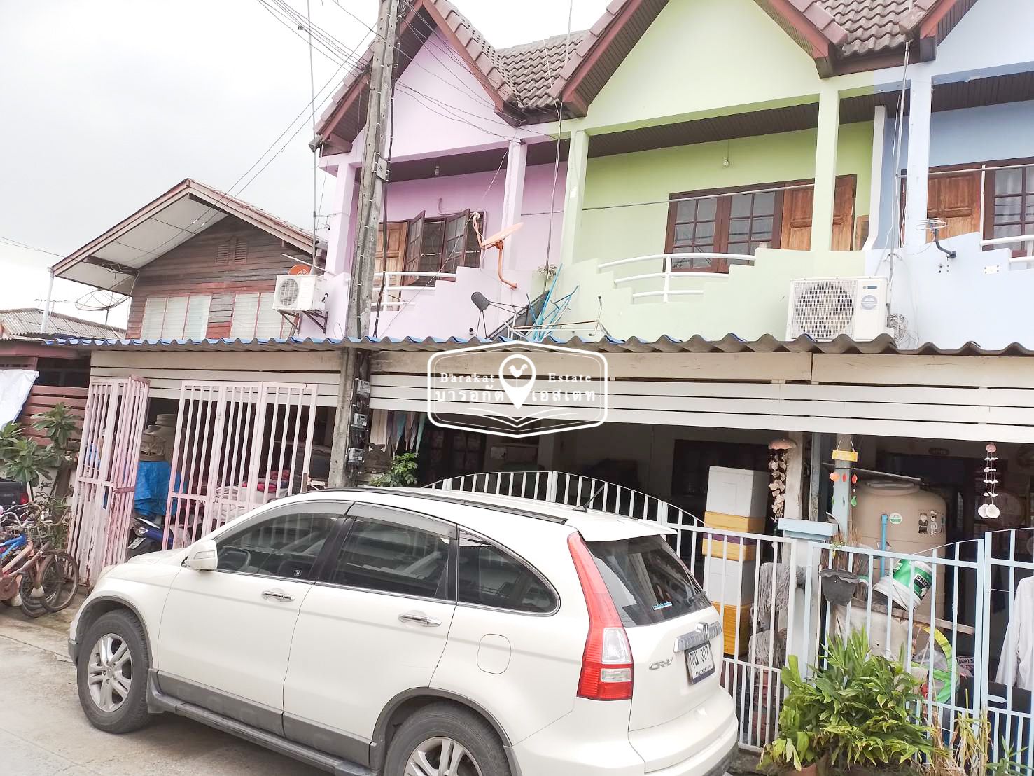 ทาวน์เฮ้าส์สวย 2 ชั้น 2 หลัง ใกล้สถานีรถไฟฟ้า BTS คูคต ปทุมธานี