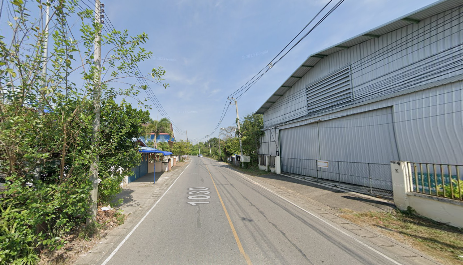 ขายโกดังพร้อมที่ดินเมืองลำพูน ติดถนนหลัก เดินทางสะดวก ใกล้ตลาดริมปิง 0-3-80.7