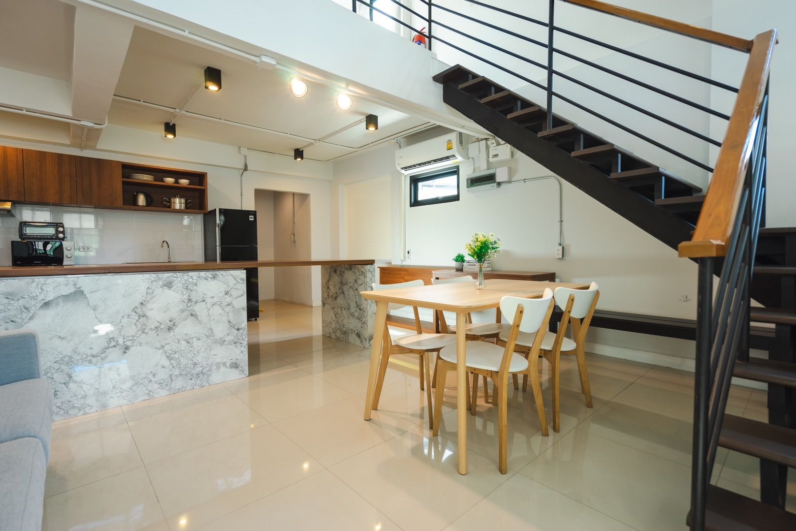 ขายบ้านเชียงใหม่ อำเภอเมือง ทาวน์โฮม 3.5 ชั้น ทำเลงาม เดินทางคล่องตัว ใกล้ห้าง โรงพยาบาล