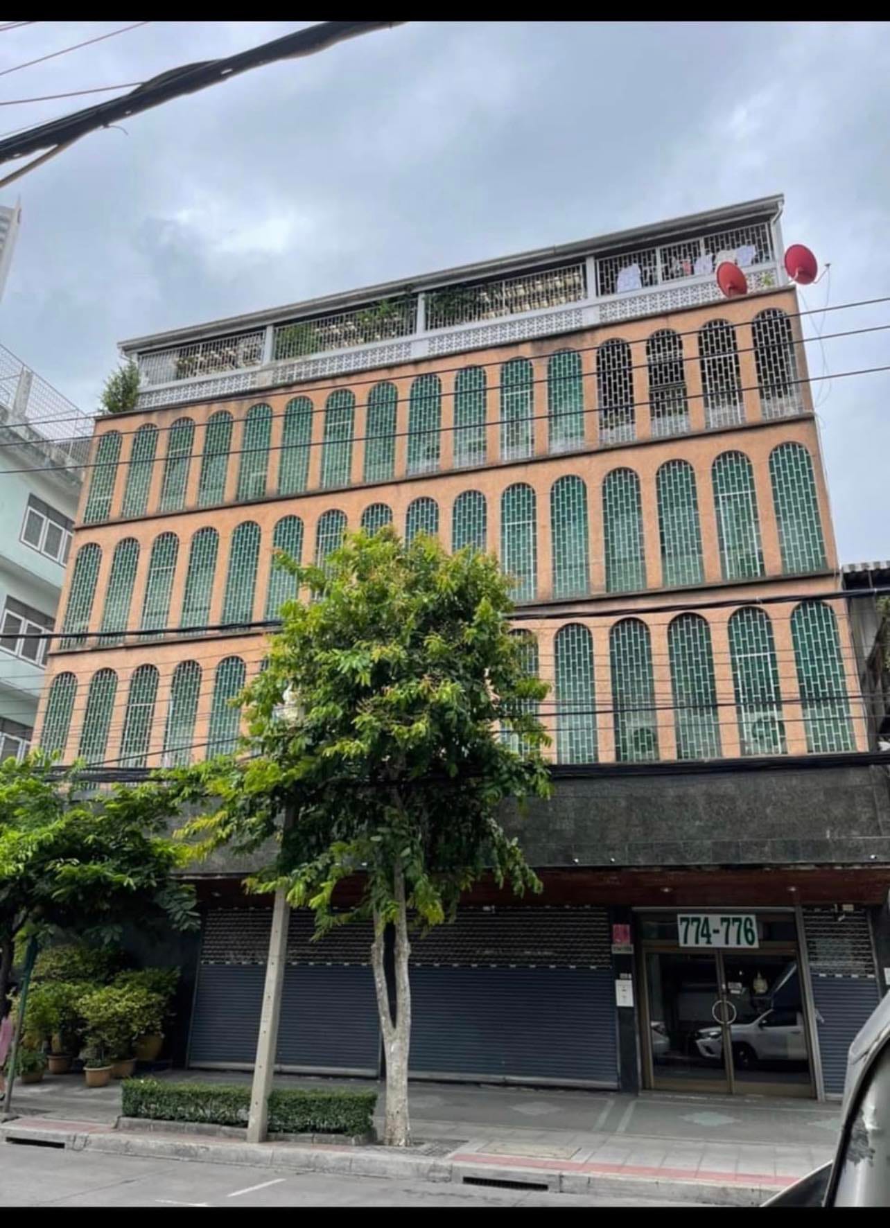 อาคารพาณิชย์ทำเลทอง คลองสาน กรุงเทพฯ 