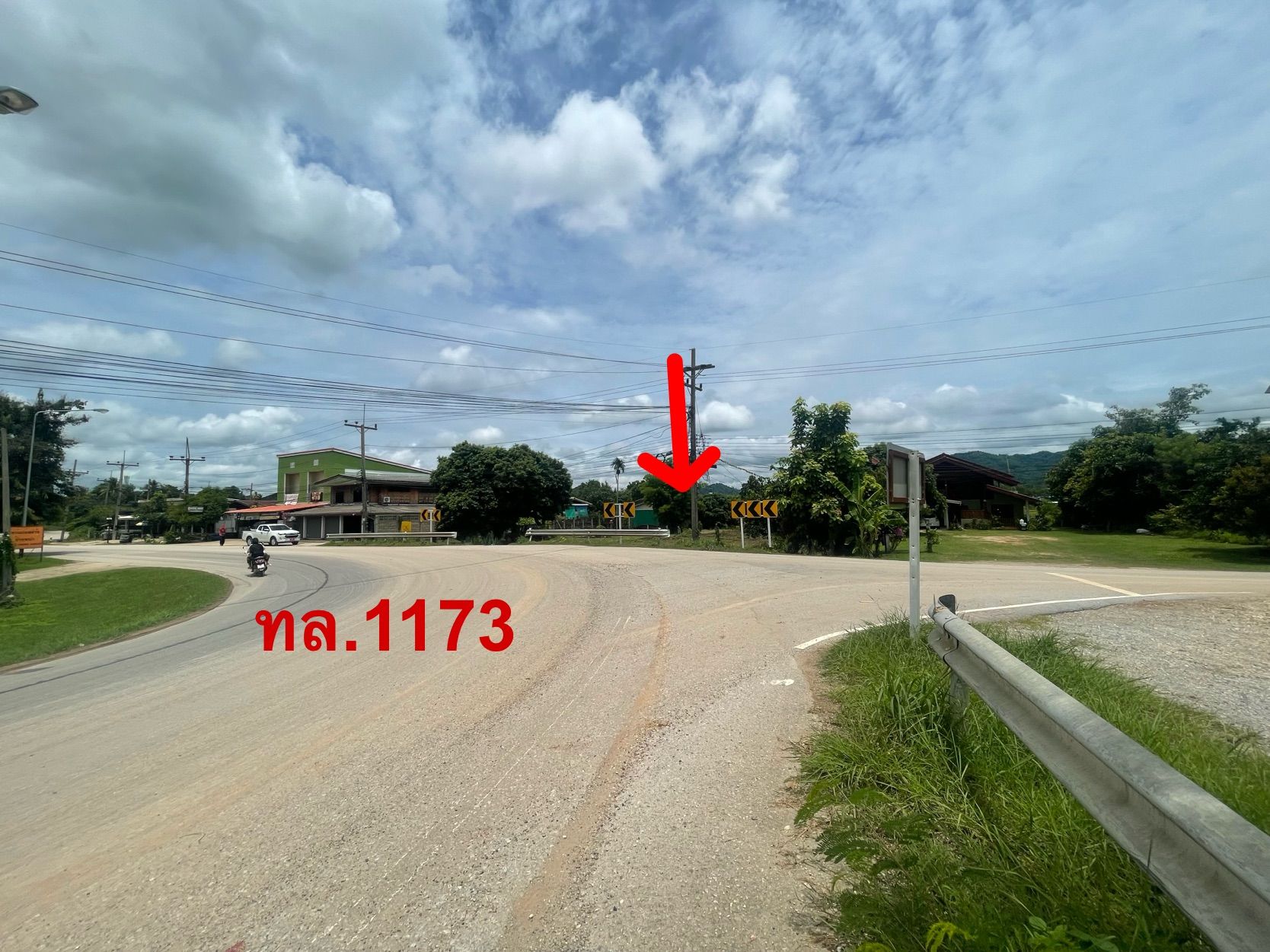 ขายที่ดินติดทางหลวงใกล้สถานที่ก่อสร้างรถไฟเชียงราย