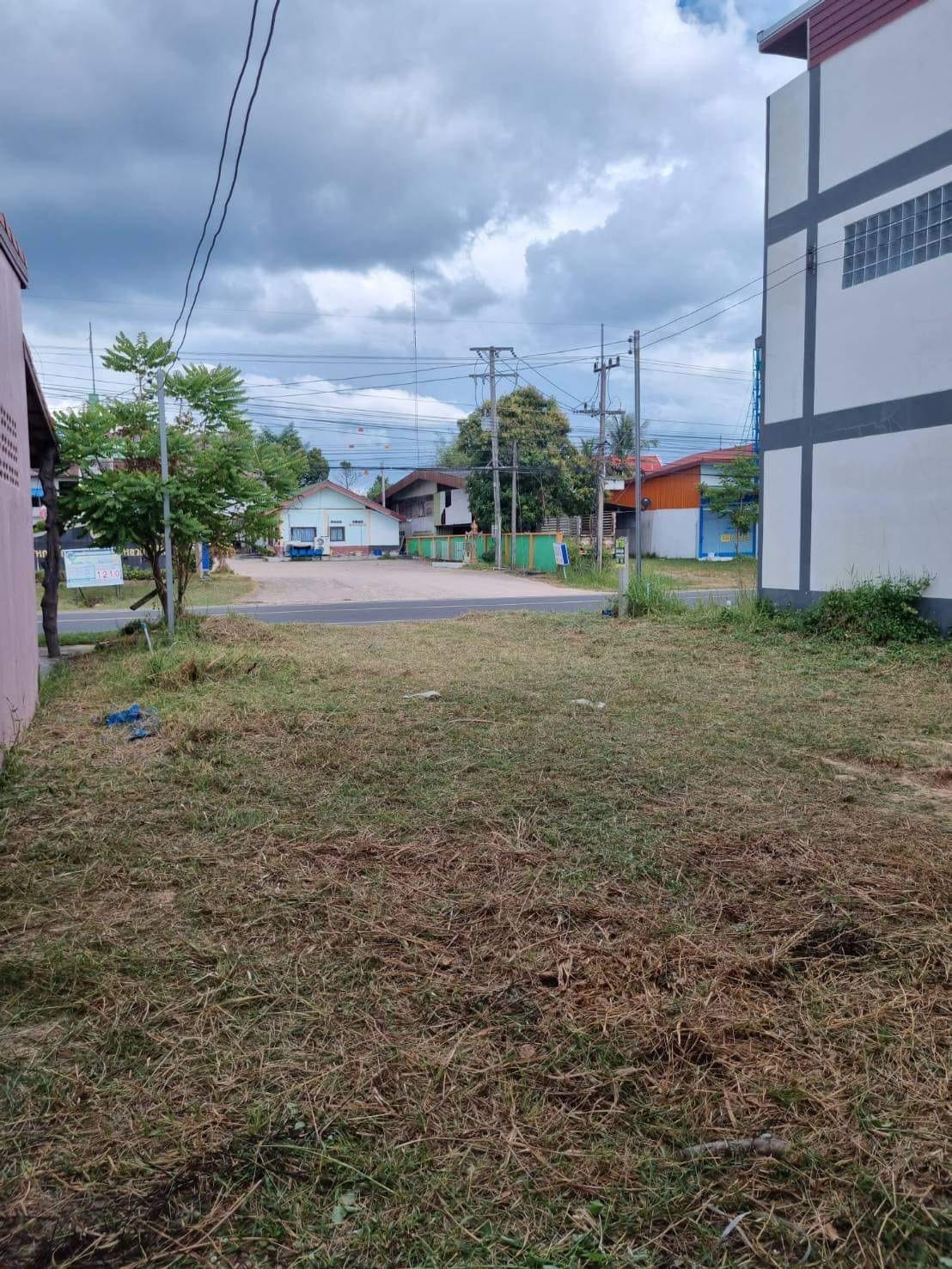 ขายบ้านสร้างใหม่ 180 ตรว. ติดถนนเมนหลัก เยื้องเทศบาลนาจรวย