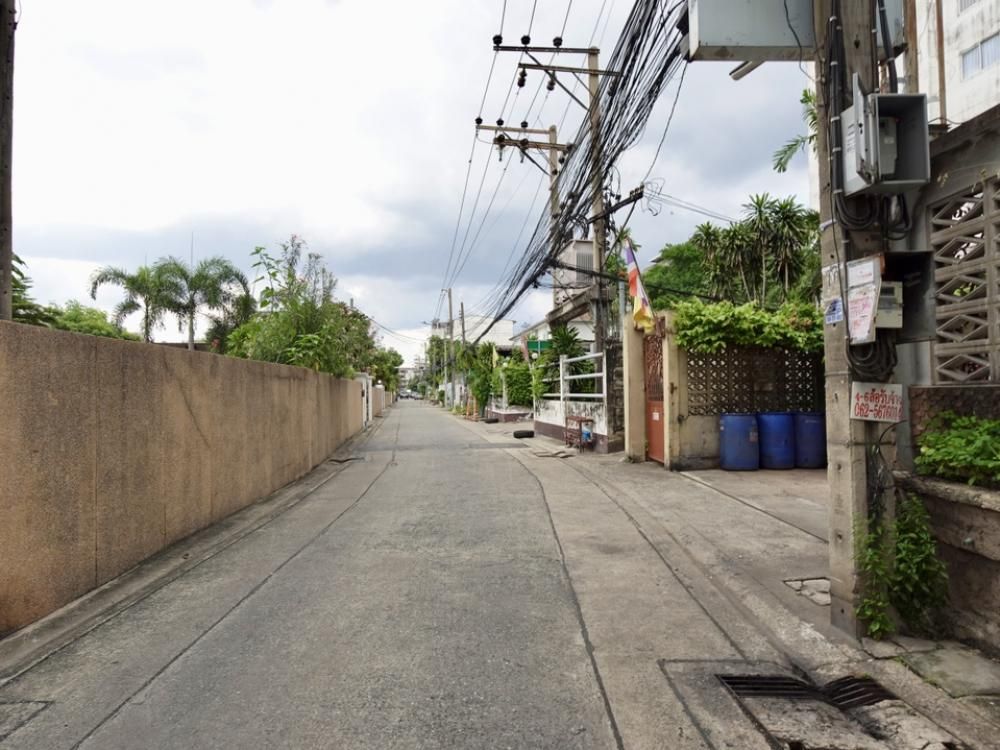 ขายที่ดินกรุงเทพฯ เขตดินแดง ใกล้ สวนราชเทวีภิรมย์ 0-1-21 ไร่.