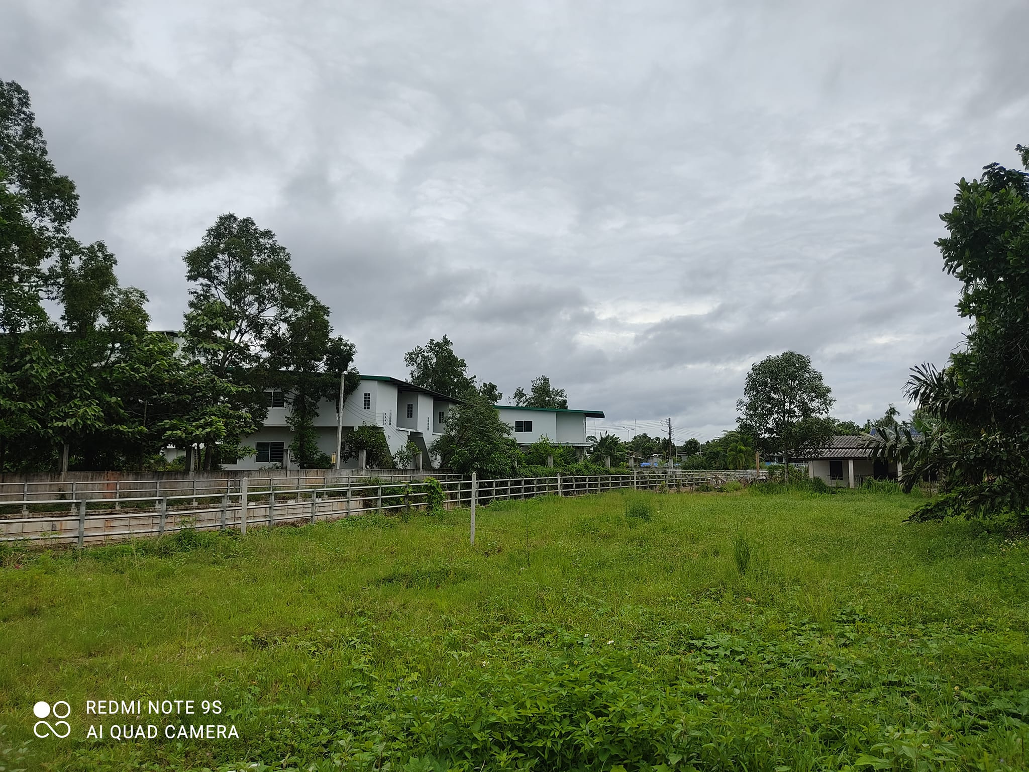 ที่ดินสวยมากติดคลอง ใจกลางเมืองชุมพร อ.เมืองชุมพร จ.ชุมพร 0-1-60.4