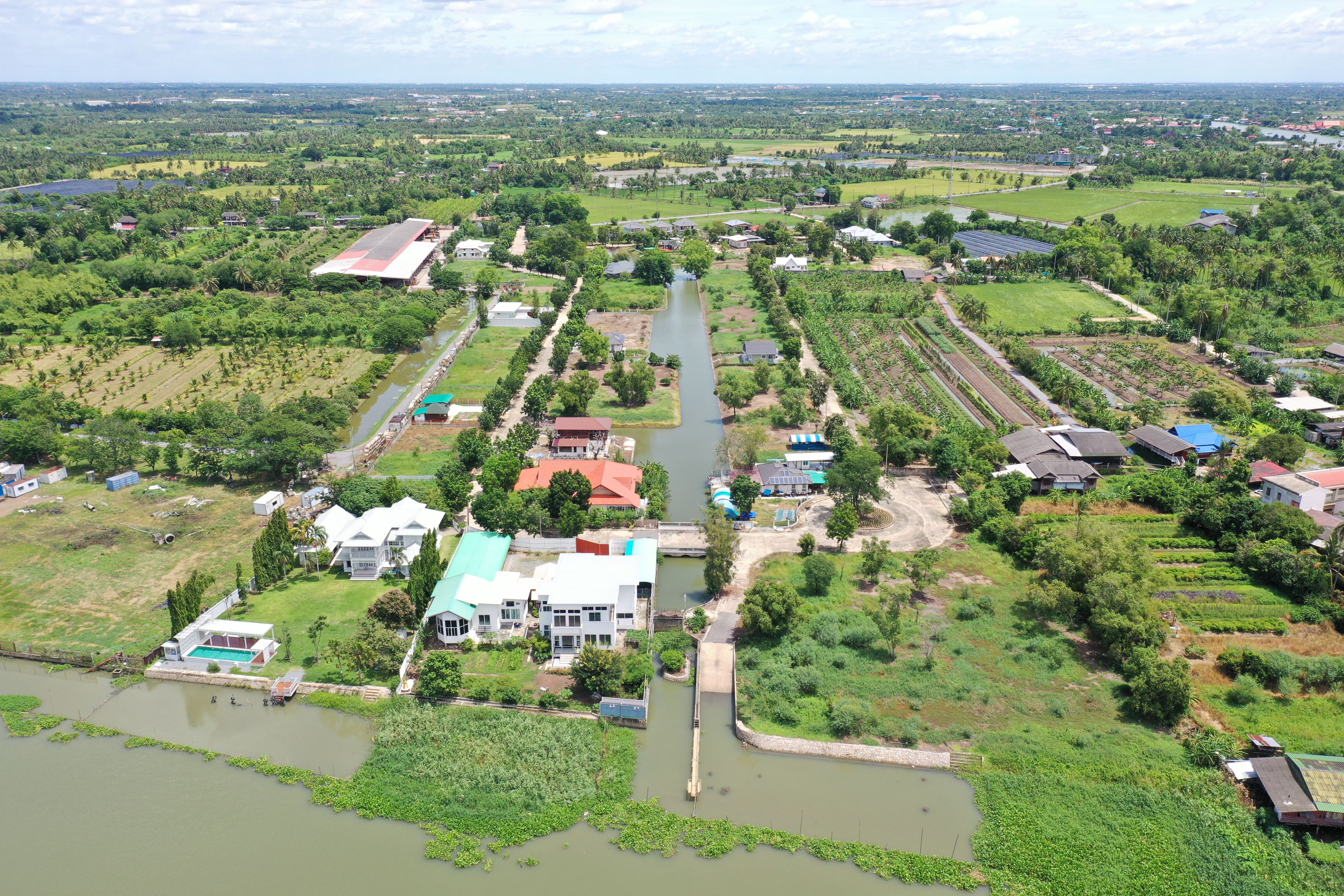 ขายที่ดินนครปฐม อำเภอนครชัยศรี ที่ดินแปลงสวย ในชุมชน เหมาะลปลูกบ้าน 0-1-54.8 ไร่.