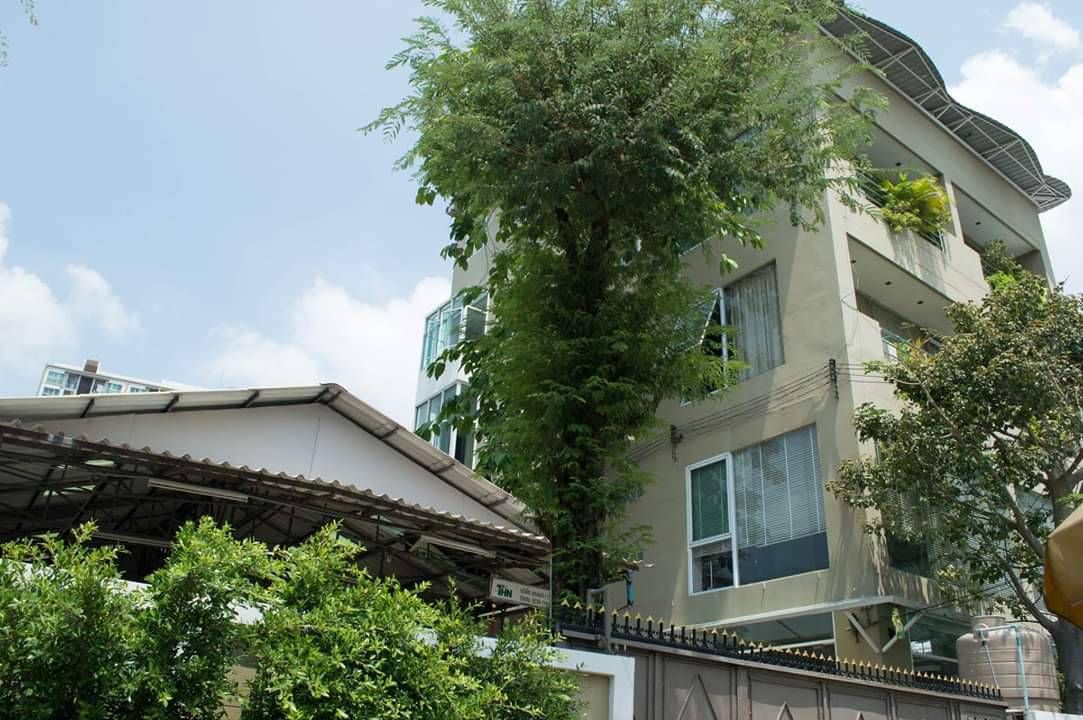 ขายบ้าน4.5ชั้นพร้อมที่ดิน พื่นที่ 108 ตรว ห้วยขวาง กทม