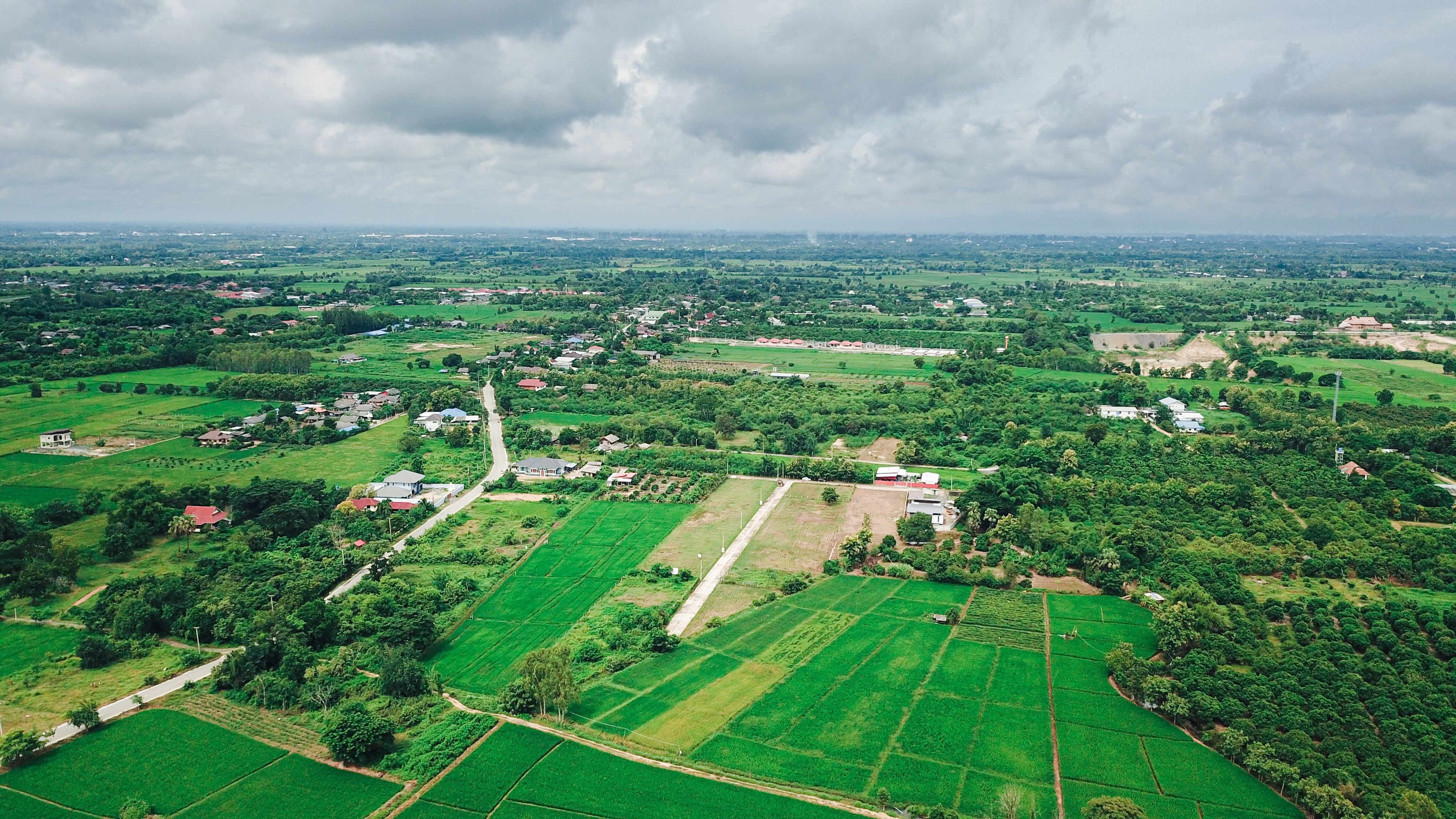 ที่ดินแปลงสวย วิวเขาล้อมรอบ ใกล้เมือง น้ำไม่ท่วม, สันกำแพง