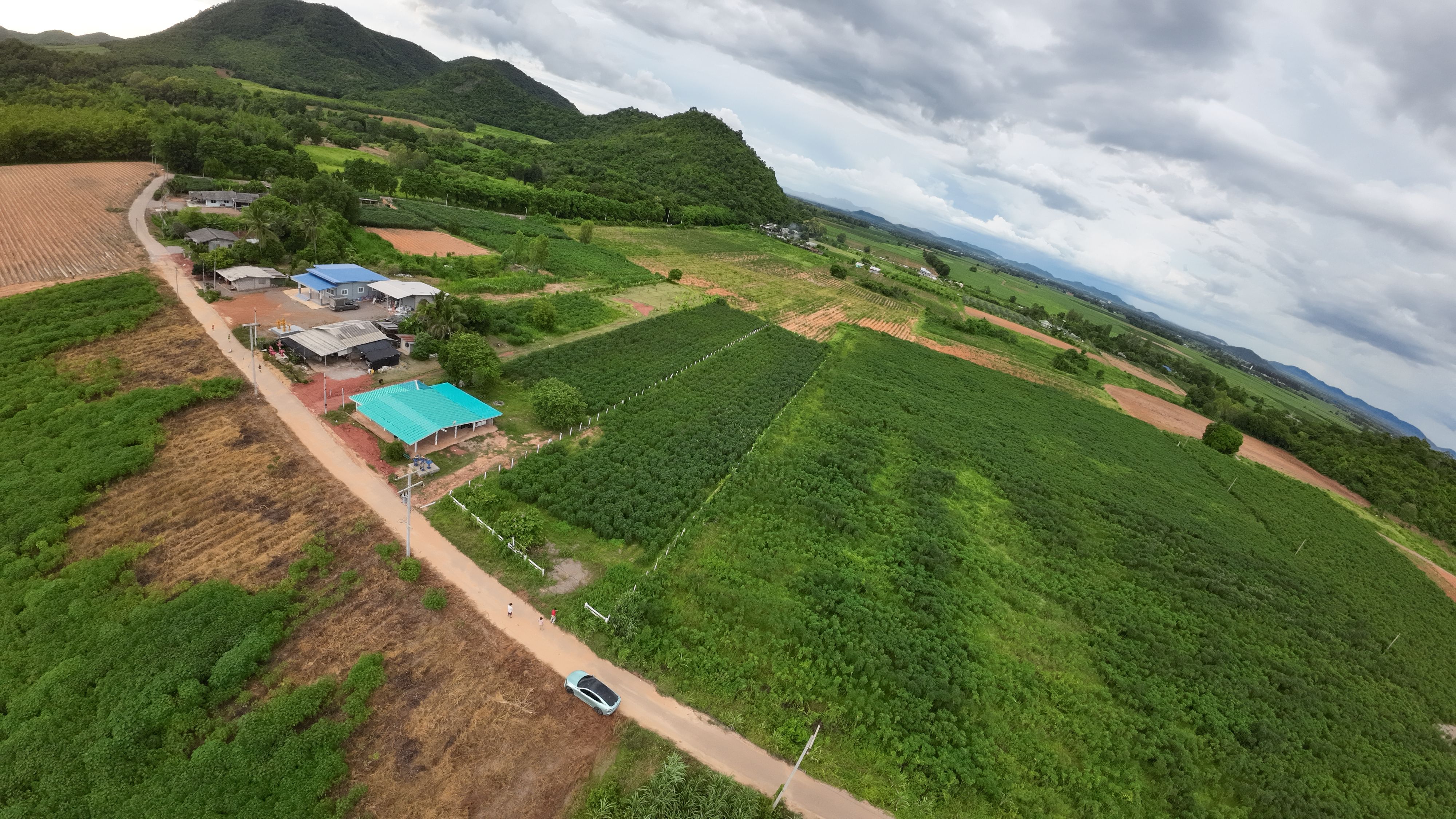 ที่ดินเปล่า วิวเขารอบ ทำบ้าน ทำสวนได้ โพธาราม ราชบุรี น้ำไฟถึง