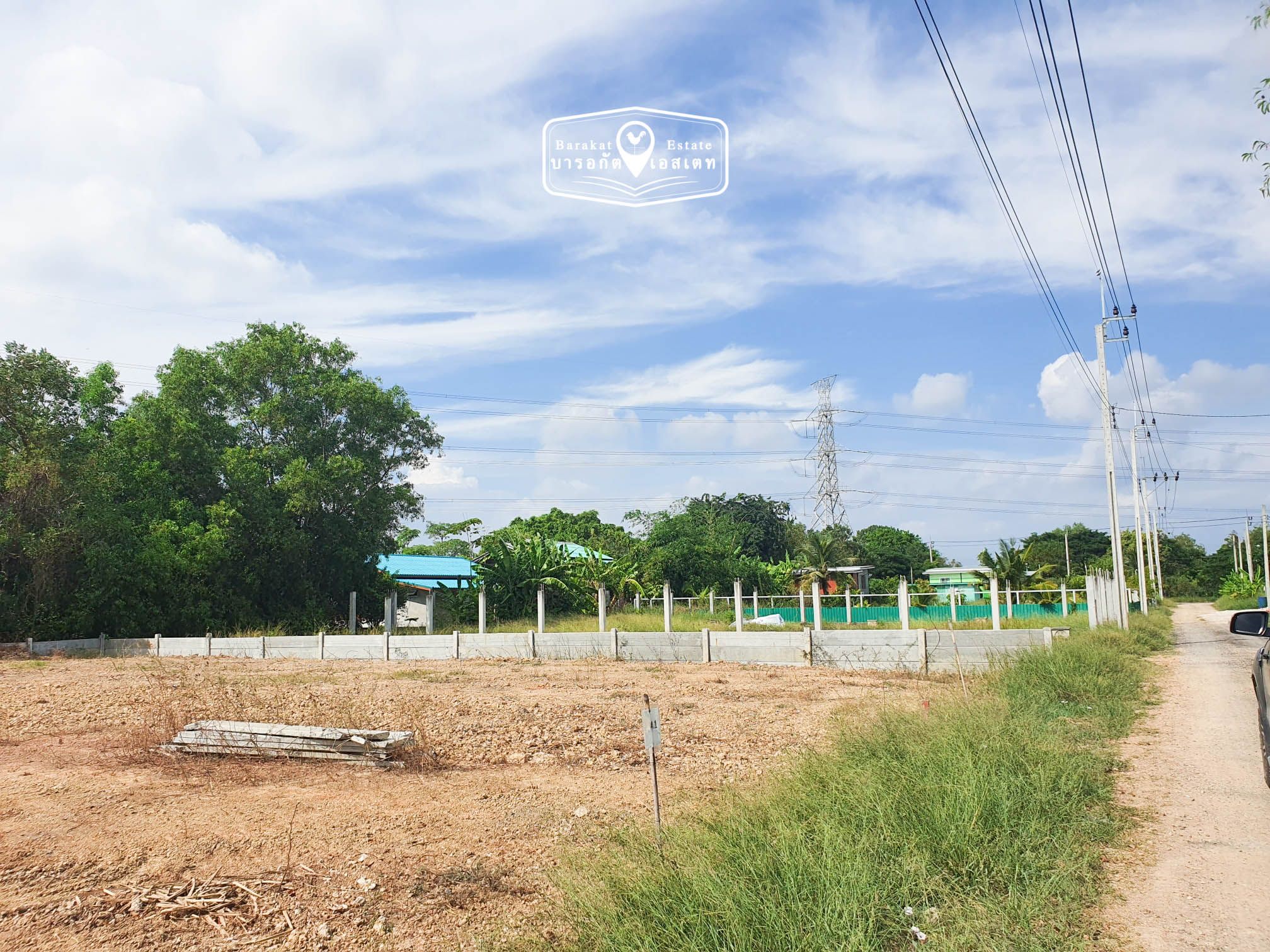 ที่สวย ถมแล้ว เนื้อที่ 200 ตร.ว.  รั้วรอบ พร้อมปลูกบ้าน เขตหนองจอก จังหวัดกรุงเทพฯ