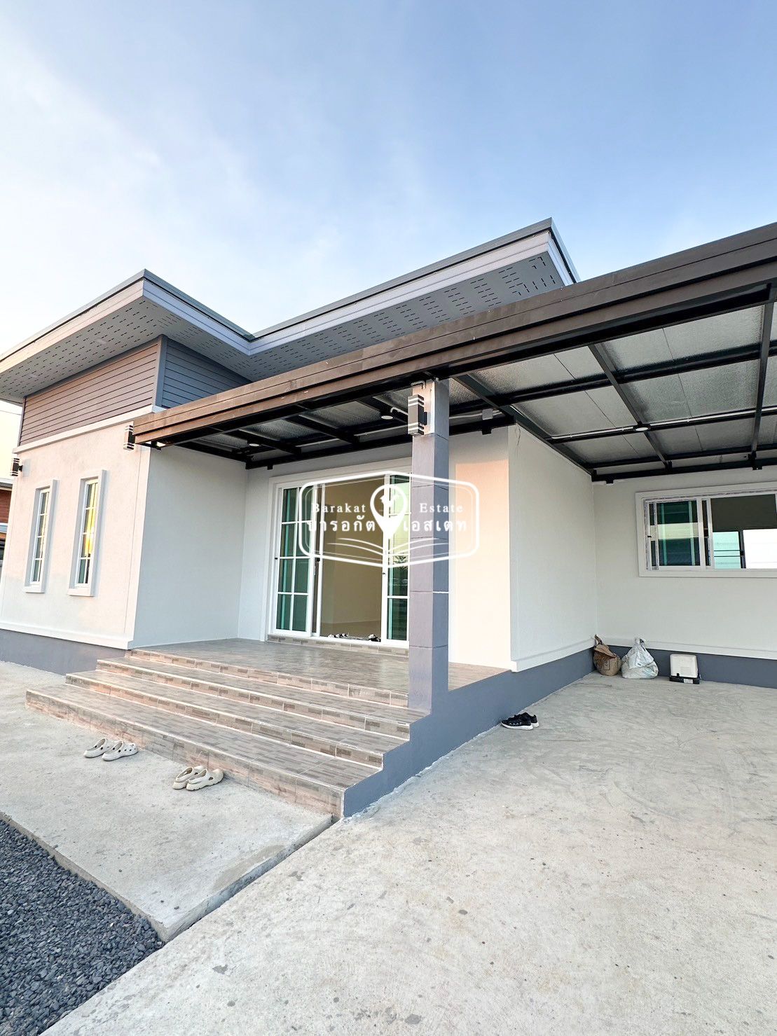 ลดโหด ของแถมเพียบ บ้านสร้างใหม่พร้อมอยู่ ดีไซน์สวยและพื้นที่การใช้งานอย่างลงตัว ท่ามกลางบรรยากาศแบบธรรมชาติ มีพื้นที่ข้างๆบ้านให้ปลูกต้นไม้