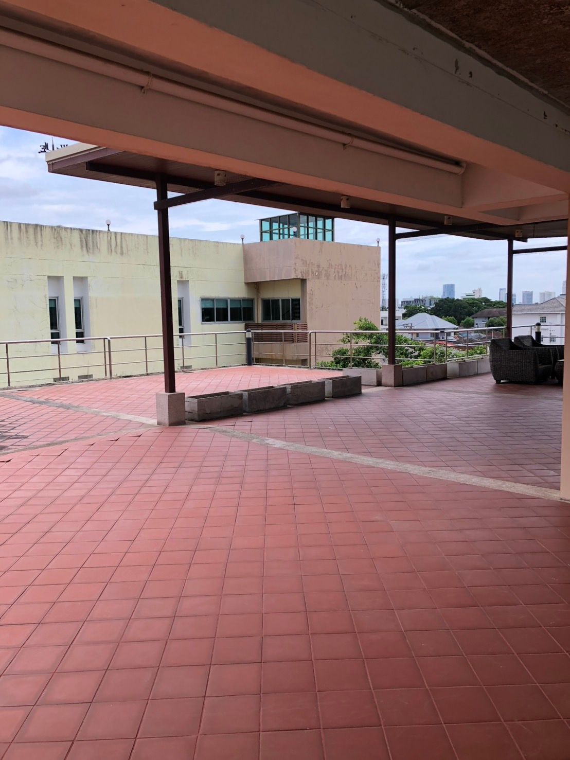 ขายบ้านกรุงเทพฯ เขตพระโขนง บ้านสวย ใหญ่ ใจกลางเมือง เดินทางสะดวก แหล่งอำนวยความสบายรอบด้าน