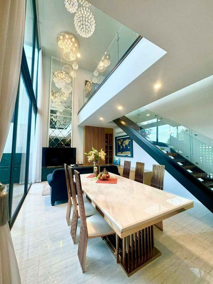 ขาย Pool villa (3ชั้น) โซนเจ็ดยอด ใกล้มหาวิทยาลัยเชียงใหม่และนิมมาน