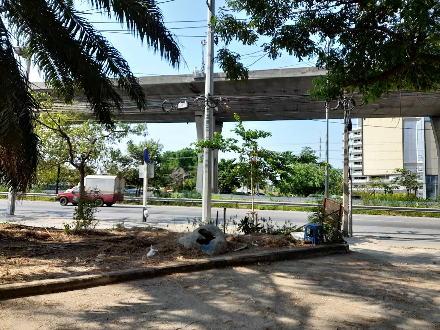 ขายที่ดิน 13ไร่ ติด ถ. บางนา - ตราด