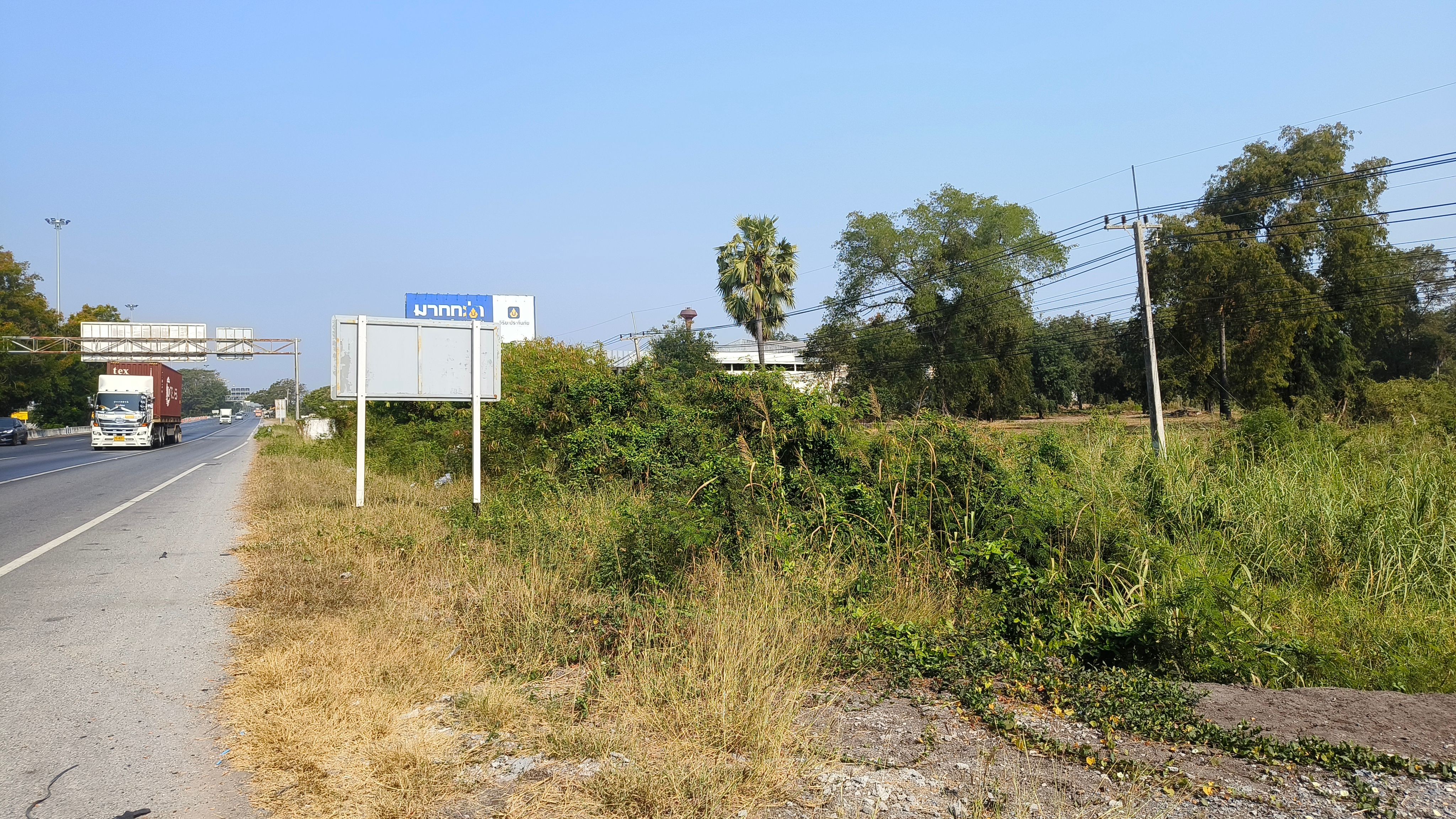 ขายด่วน ที่ดินทำเลทอง 3 ไร่เศษ ติดถนนสายเอเชีย ใกล้เมืองอ่างทอง