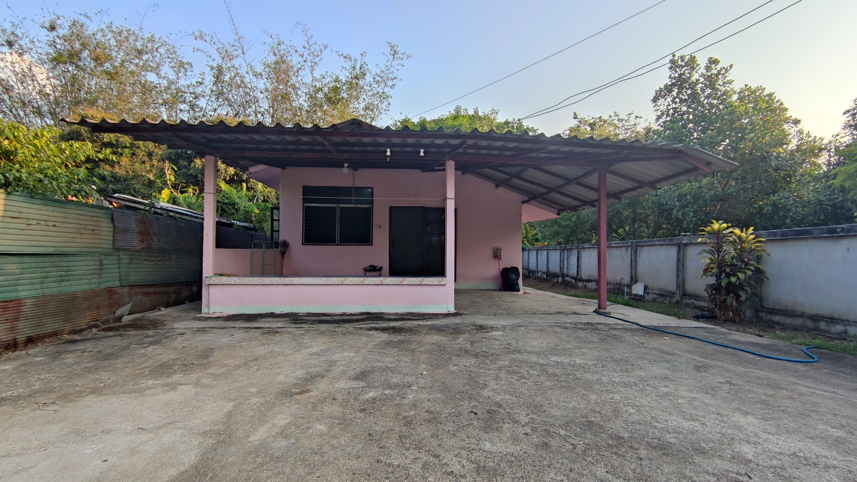  ขายบ้านพร้อมที่ดิน 100 ตร.ว. 3 นอน 2 ห้องน้ำ คุ้มค่าาสุดๆ