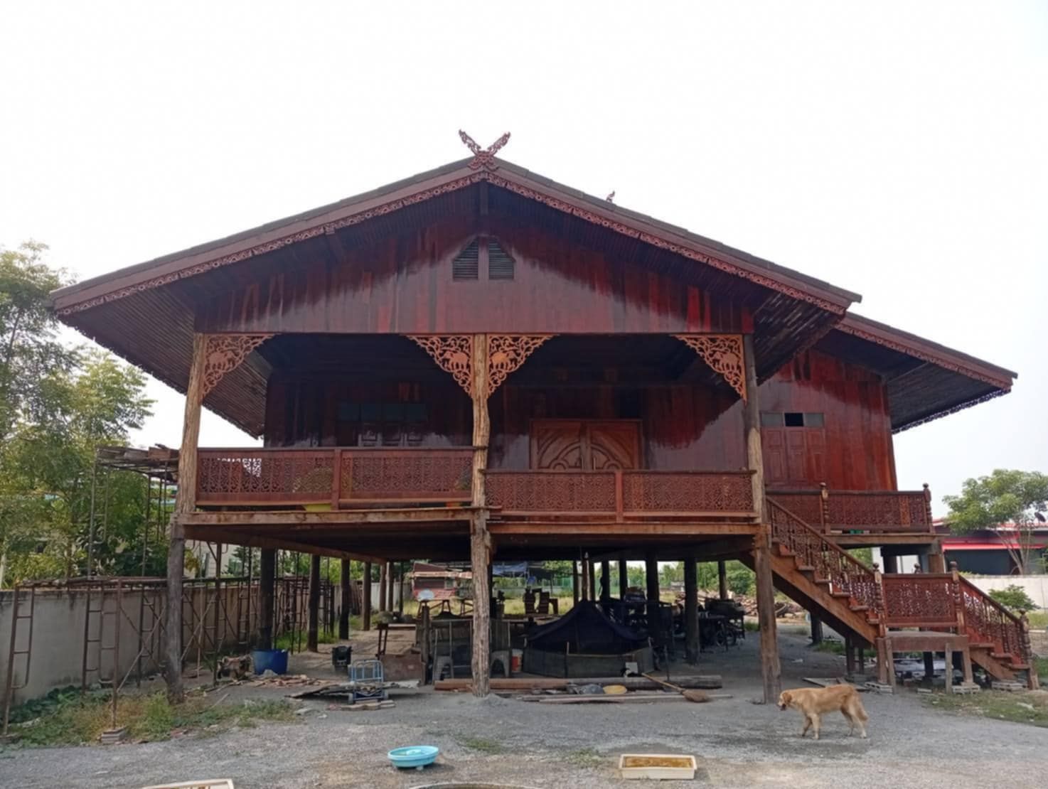 ขายบ้านไม้อย่างสวยพร้อมที่ดิน 2 ไร่  อ.ท่ามะกา จ.กาญจนบุรี  บรรยากาศโปร่ง โล่ง สงบ เหมาะสำหรับพักอาศัย หรือทำบ้านสวน