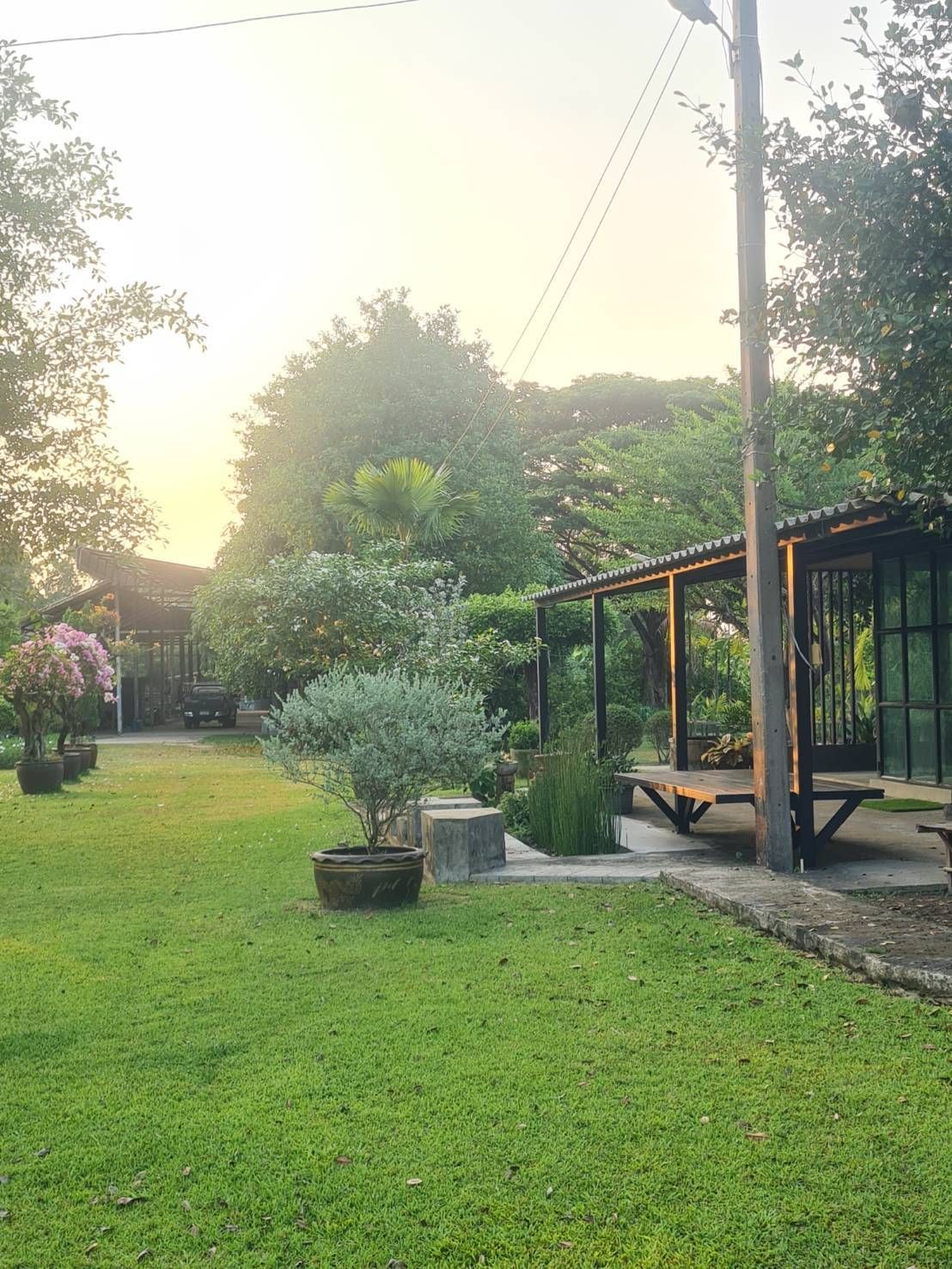 ขายที่ดินศรีสะเกษ อำเภอเมือง ที่ดินเปล่า ที่ดิินแปลงสวย พร้อมสิ่งปลูกสร้าง 9-3-84 ไร่.