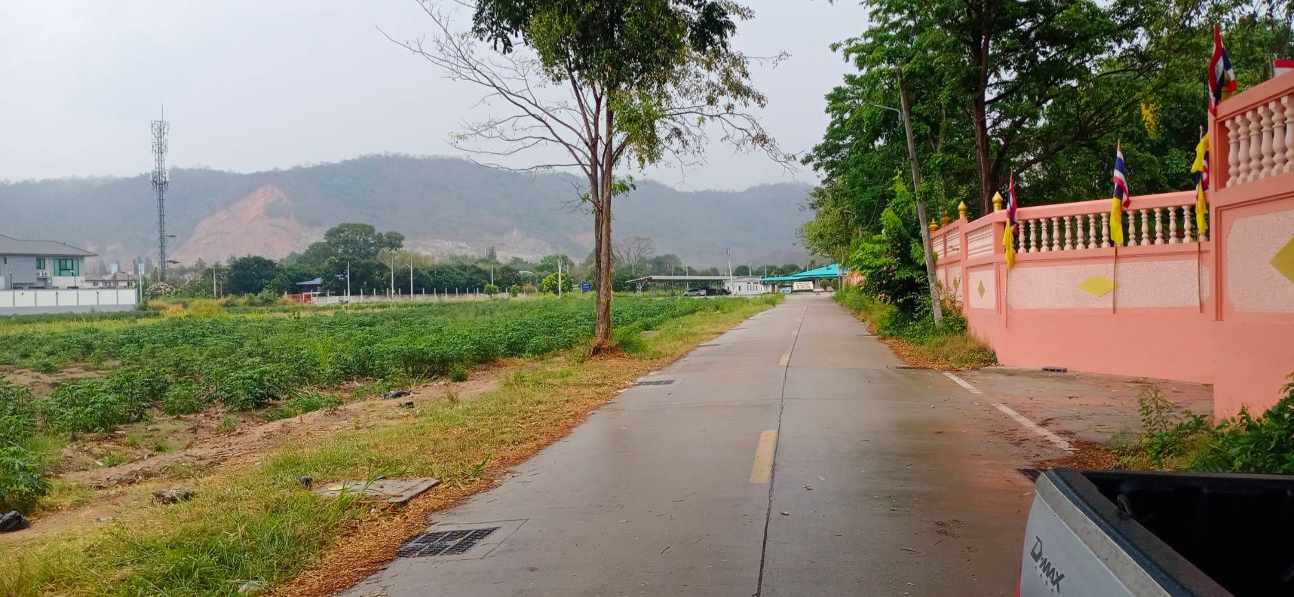 ขายที่ดินชลบุรี ใกล้สถานีพัฒนาที่ดินชลบุรี เมืองชลบุรี 5-2-16 ไร่.