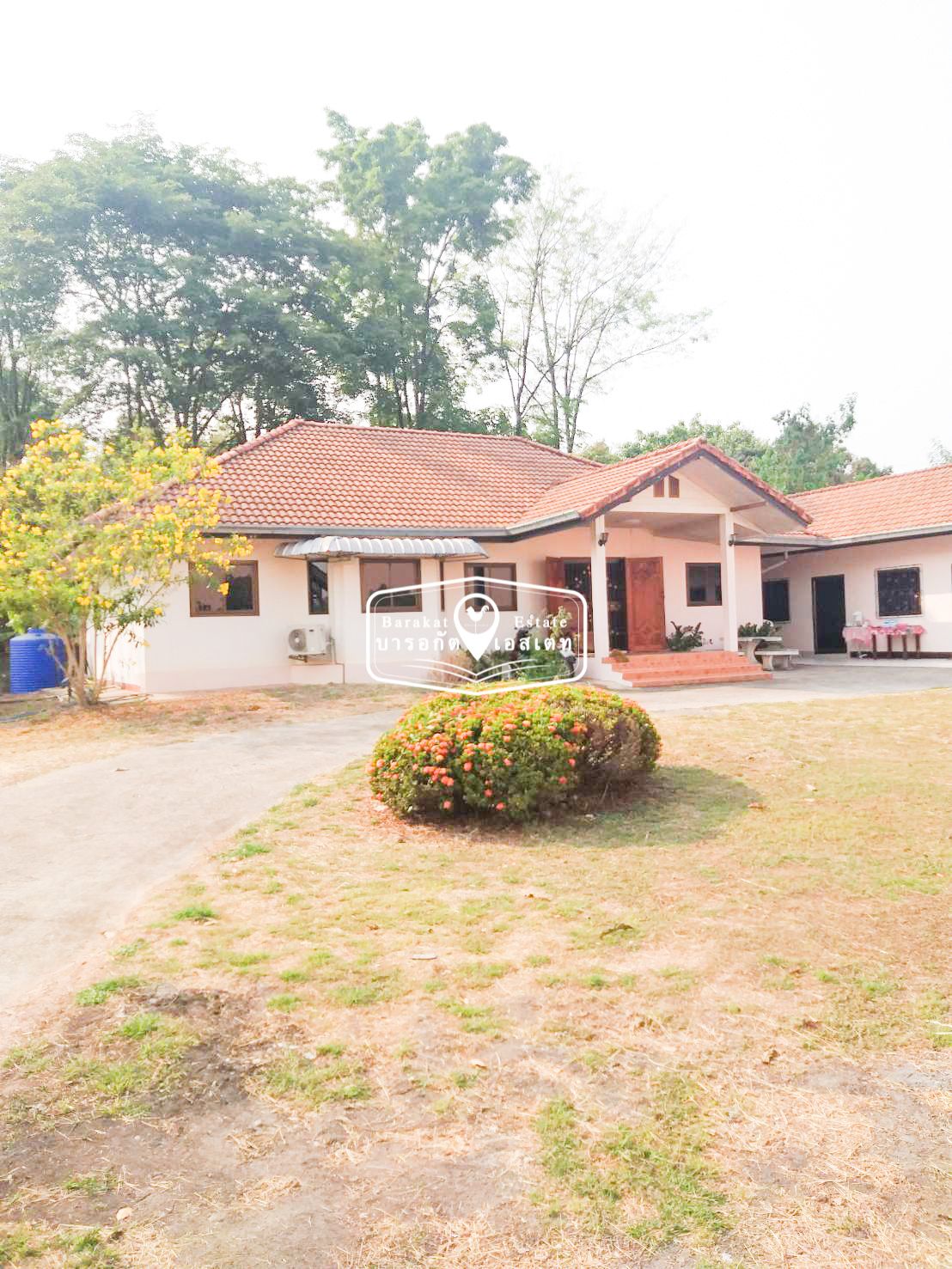 บ้านสวย 2 หลัง บนเนื้อที่ 1ไร่ การเดินทางสะดวก จังหวัดอุดรธานี