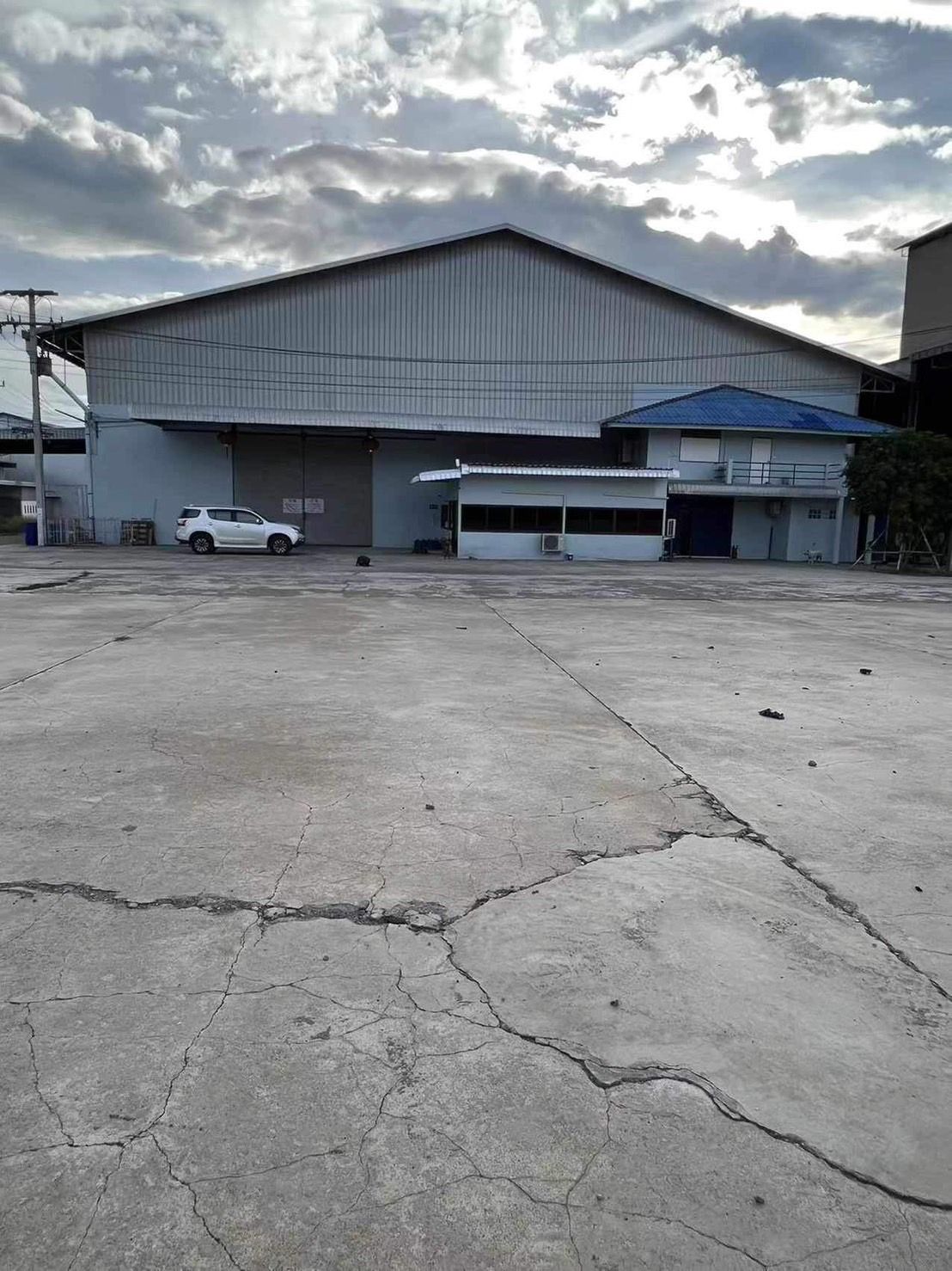 ขายโรงงานพร้อมบ้าน เนื้อที่กว่า 6 ไร่ ตั้งอยู่ที่ อำเภอโกรกพระ จังหวัดเชียงราย